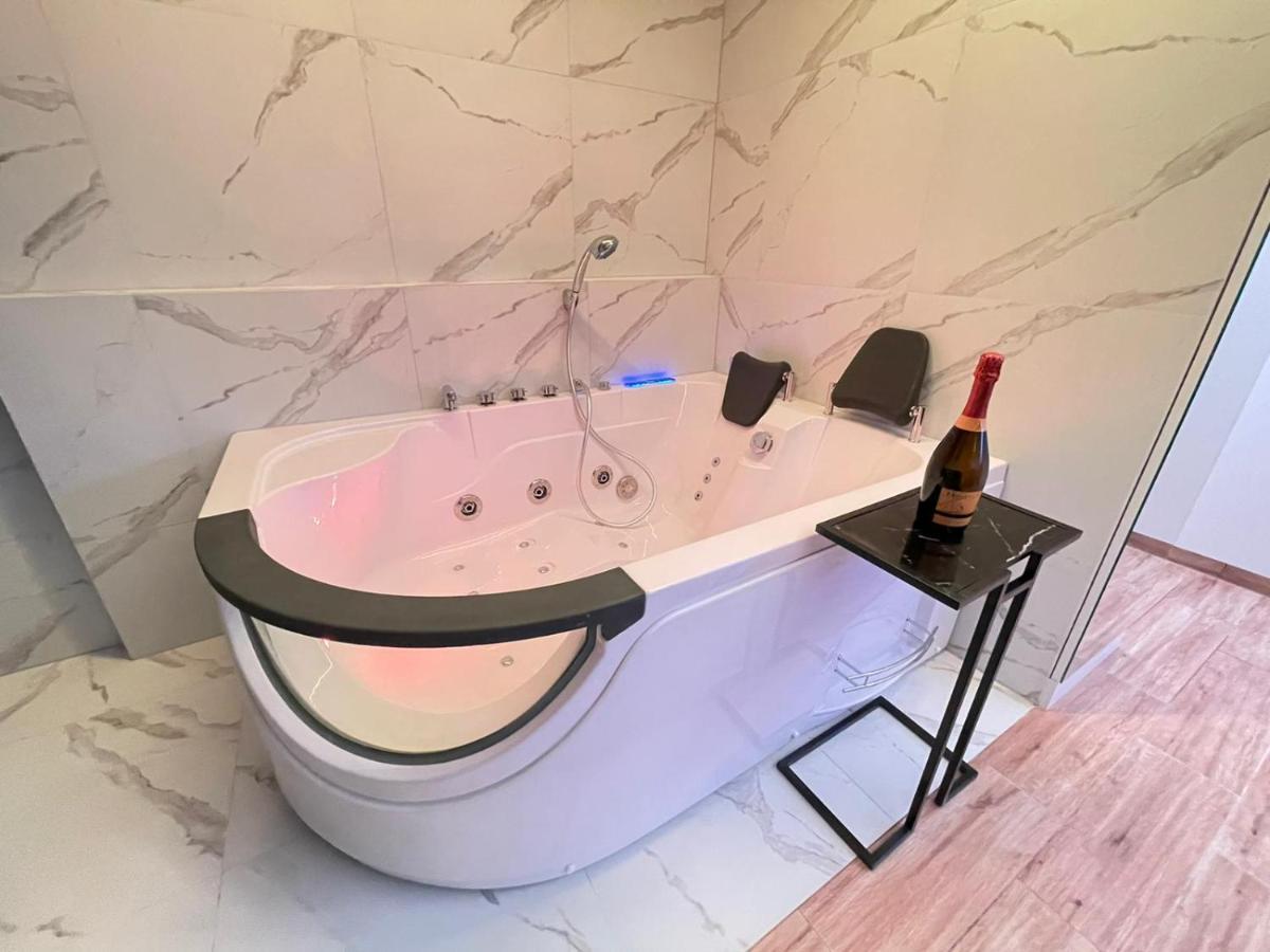 Yourapart Jacuzzi Przy Zamku Krolewskim Varsavia Esterno foto